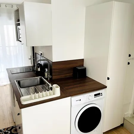 Climatise, Traversant Avec Verriere Lägenhet